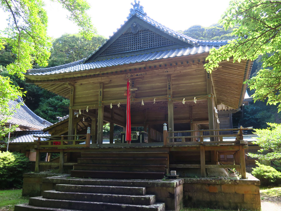 海神神社の拝殿