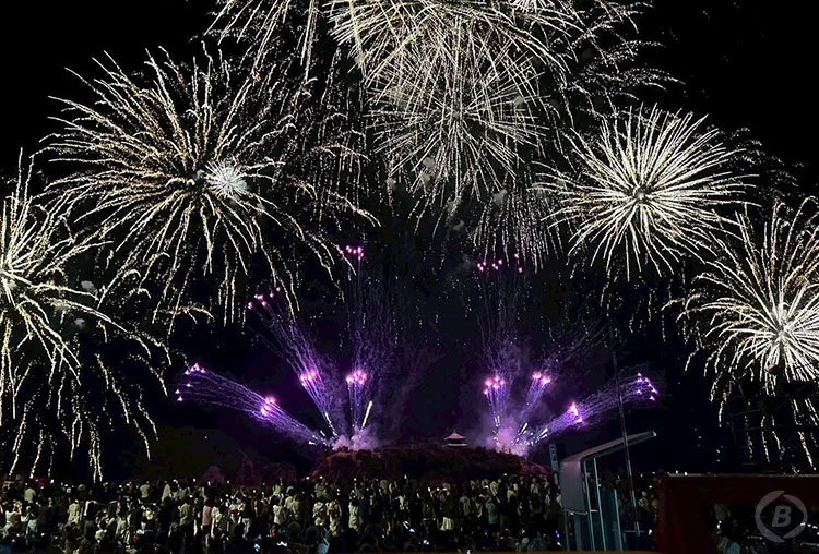 弁天島からの花火