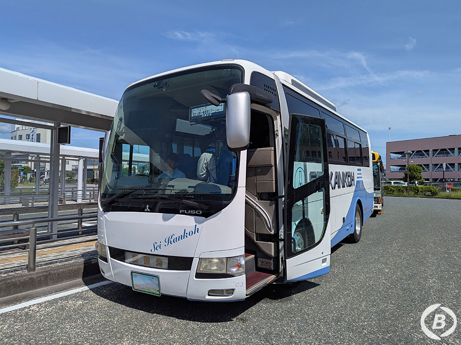 清観光バスの中型バス