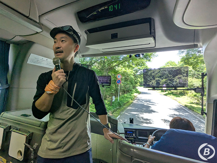 バス車内での登山講習