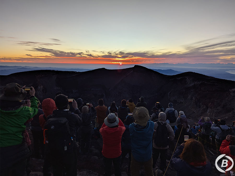剣ヶ峰からのご来光
