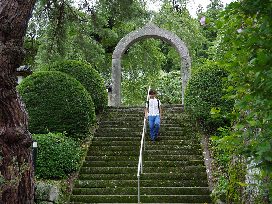 長谷寺・石門からの階段