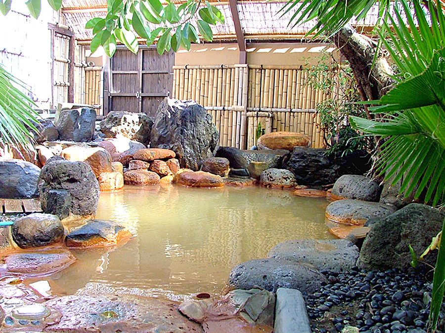 平山旅館の温泉露天風呂