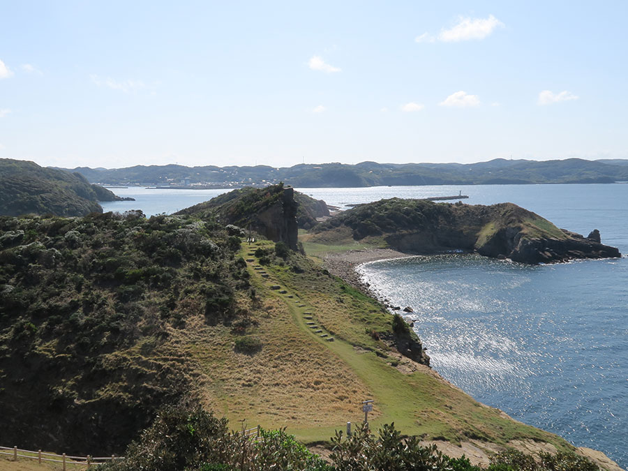 辰ノ島遊歩道の頂上から南の風景
