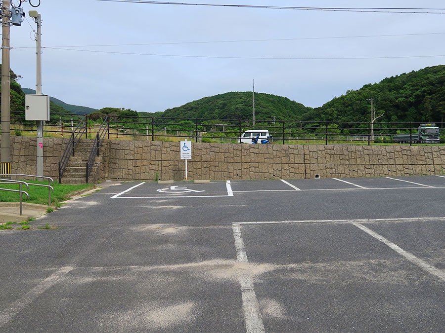 三宇田浜海水浴場の駐車場