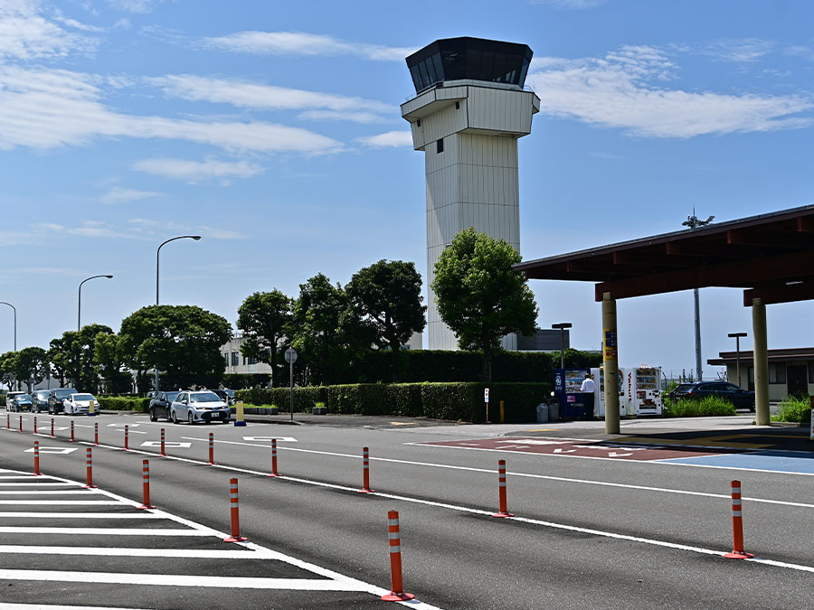 高知龍馬空港の管制塔