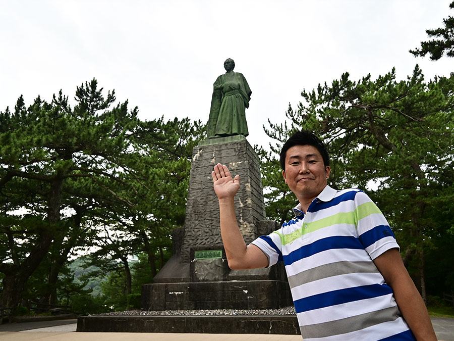 桂浜公園の坂本龍馬銅像2