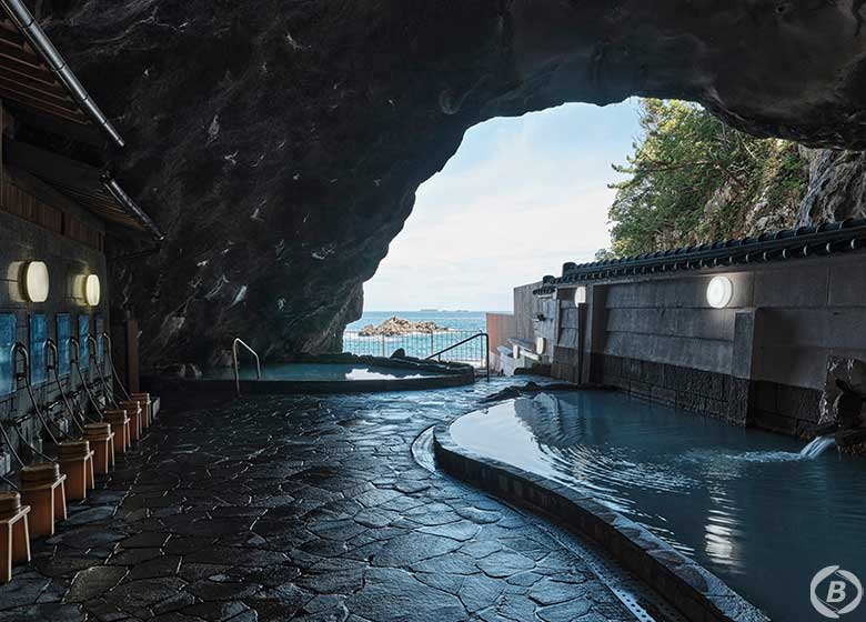 ホテル浦島・忘帰洞