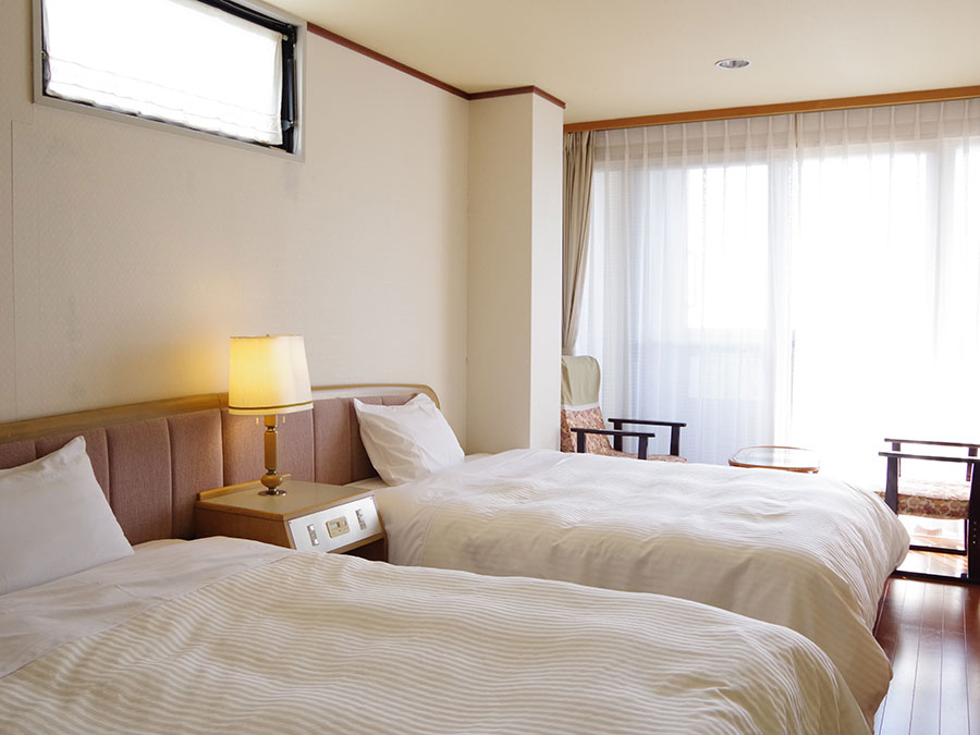 ホテル天山閣海ゆぅ庭の露天風呂付和洋室